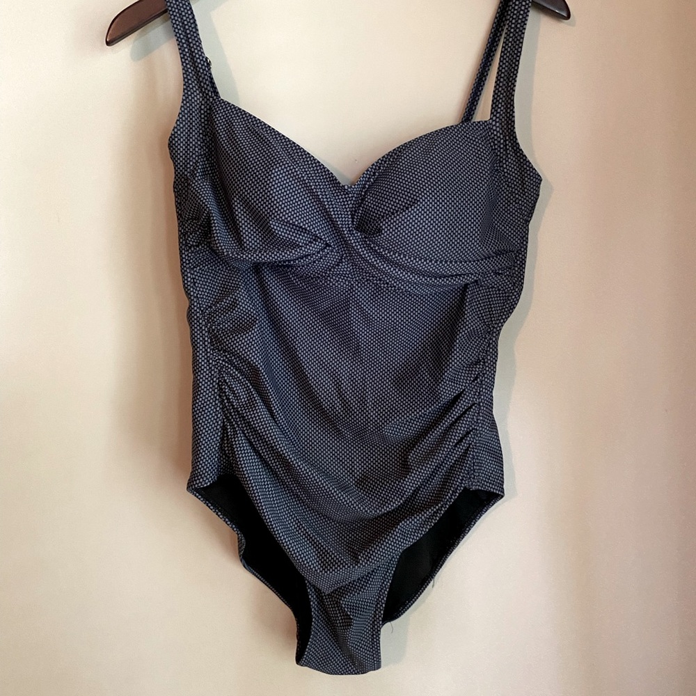 One Piece Ruched Swimsuit - Picture 2 of 5